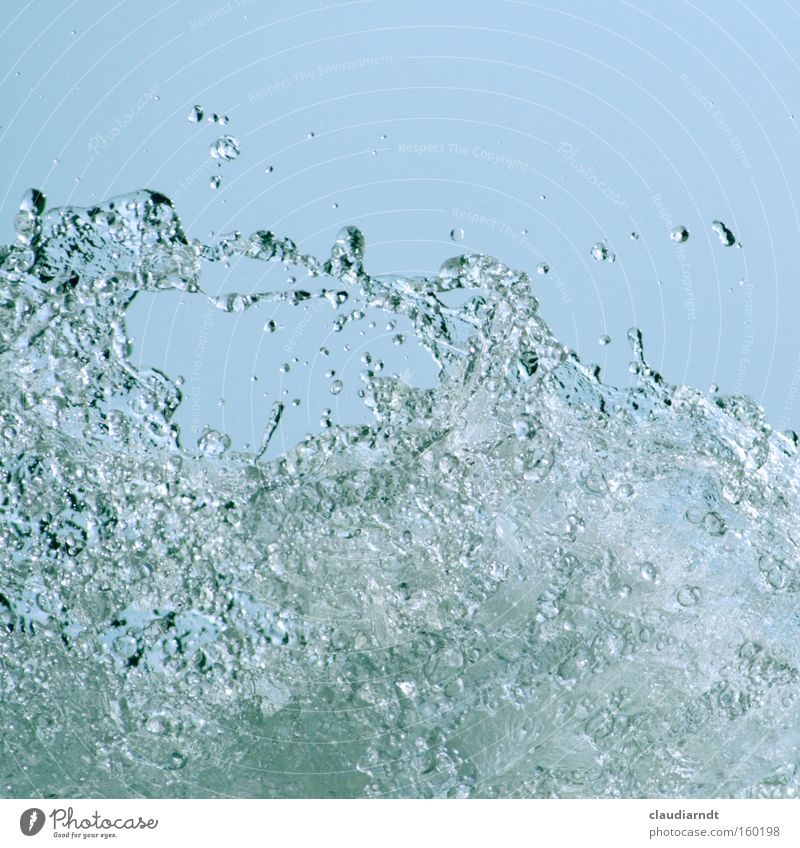 H-zwei-O Wasser nass Tropfen spritzen frisch Wellen Kraft Meer Geschwindigkeit Quelle Wassertropfen