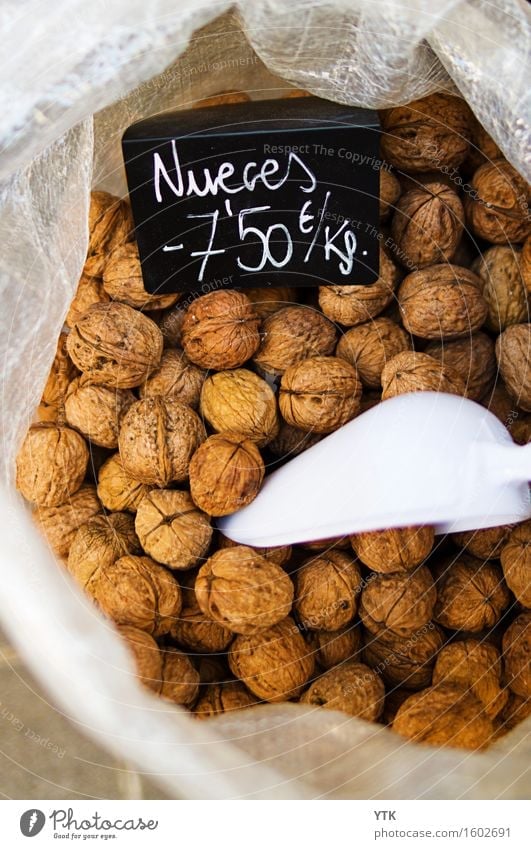 Nüsse im Sack für Sieme Fuffzsch das Kilo. Lebensmittel Ernährung Bioprodukte Vegetarische Ernährung Diät Slowfood Italienische Küche wählen bezahlen kaufen