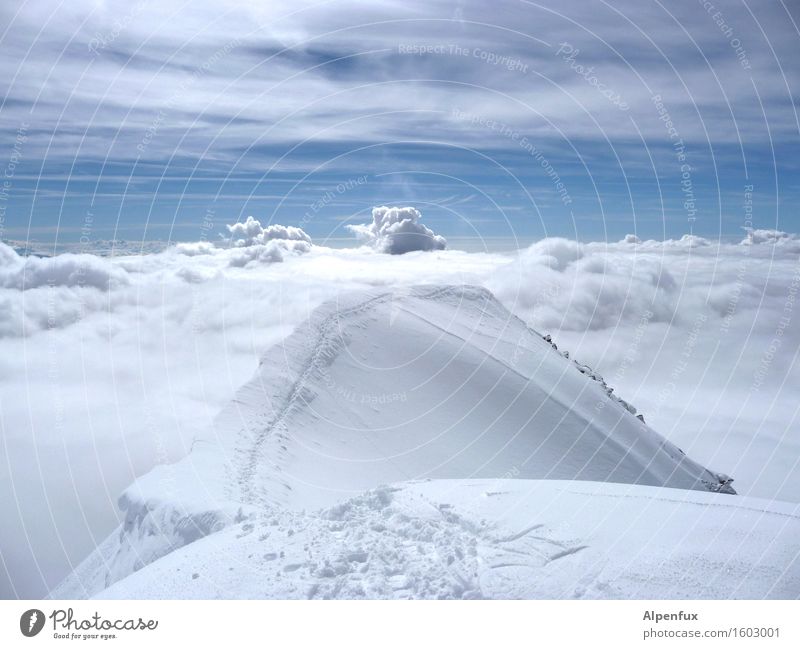 Himmelsleiter Wolken Schönes Wetter Schnee Alpen Berge u. Gebirge Kanton Wallis Schneebedeckte Gipfel Gletscher wandern Optimismus Erfolg Kraft Willensstärke