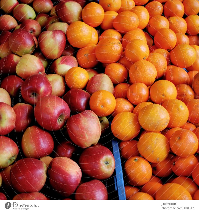Tendenz von Äpfeln und Orangen Apfel Gesunde Ernährung Sammlung authentisch frisch rund viele rot Ordnung Dienstleistungsgewerbe Angebot sortieren Obstladen