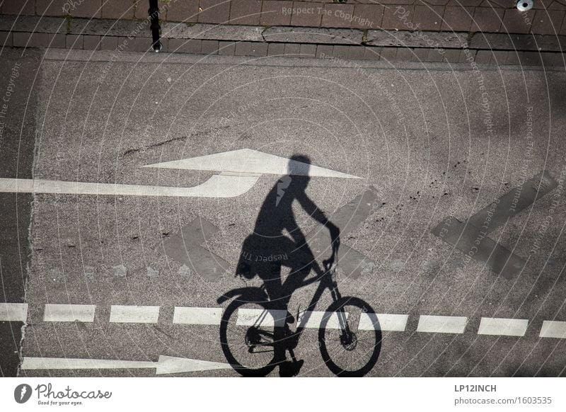 Aachener-Schatten. II Freizeit & Hobby Ausflug Fahrradfahren Mensch Körper 1 Stadt Verkehrsmittel Verkehrswege Straßenverkehr Verkehrszeichen Verkehrsschild