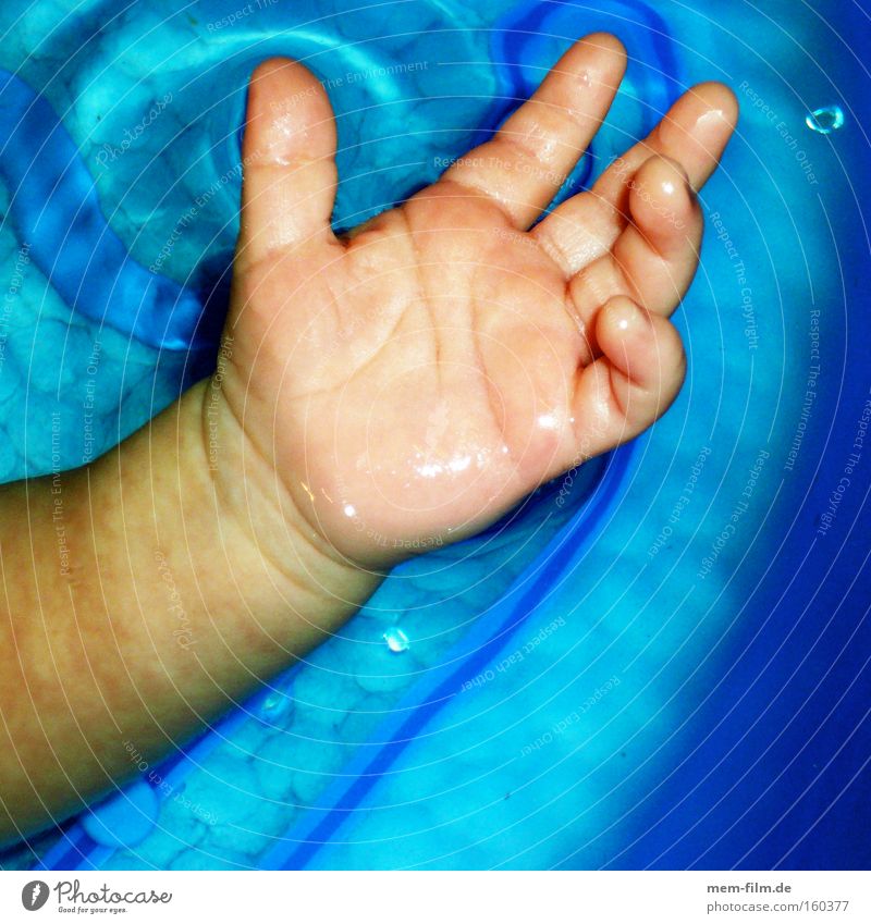 handlich Baby Hand Kleinkind Schwimmen & Baden Finger 5 klein winzig neugeboren Badewanne Waschen