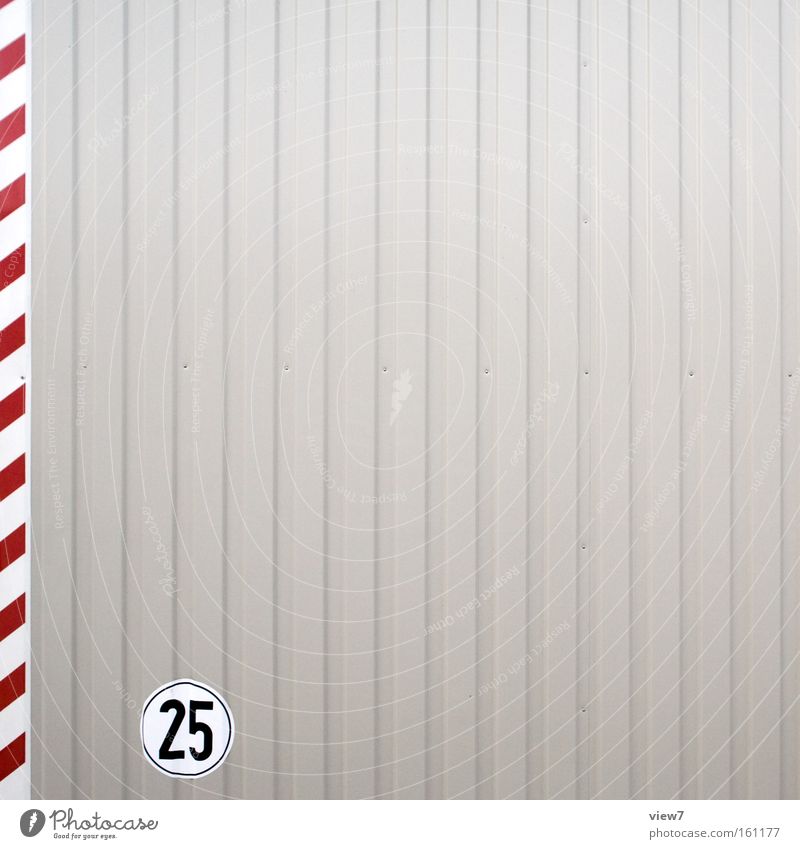Graphikdesign fünf Fassade Metall Zeichen Schilder & Markierungen Hinweisschild Warnschild Linie Streifen authentisch einfach frisch modern positiv grau rot