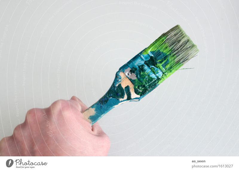 Es gibt immer was zu tun! Werkzeug Hand Kunst Künstler Maler Kunstwerk Gemälde Pinsel Pinselstrich Borsten festhalten streichen authentisch modern mehrfarbig