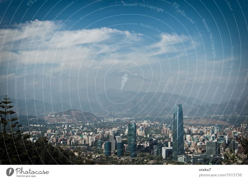 Santiago de Chile Wolken Berge u. Gebirge Südamerika Hauptstadt Skyline Hochhaus Bankgebäude Wachstum Stadt Kapitalwirtschaft Gesellschaft (Soziologie) Handel
