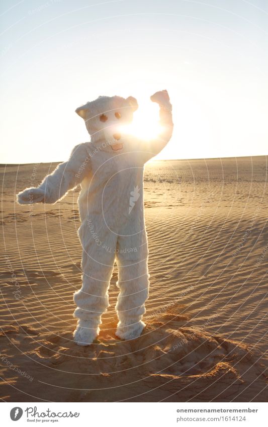 Sommertanz Kunst Kunstwerk ästhetisch Eisbär Bär Ungeheuer ungeheuerlich Fell weiß Sand Wüste Düne Freude spaßig Spaßvogel Spaßgesellschaft Tanzen Kostüm Kraft