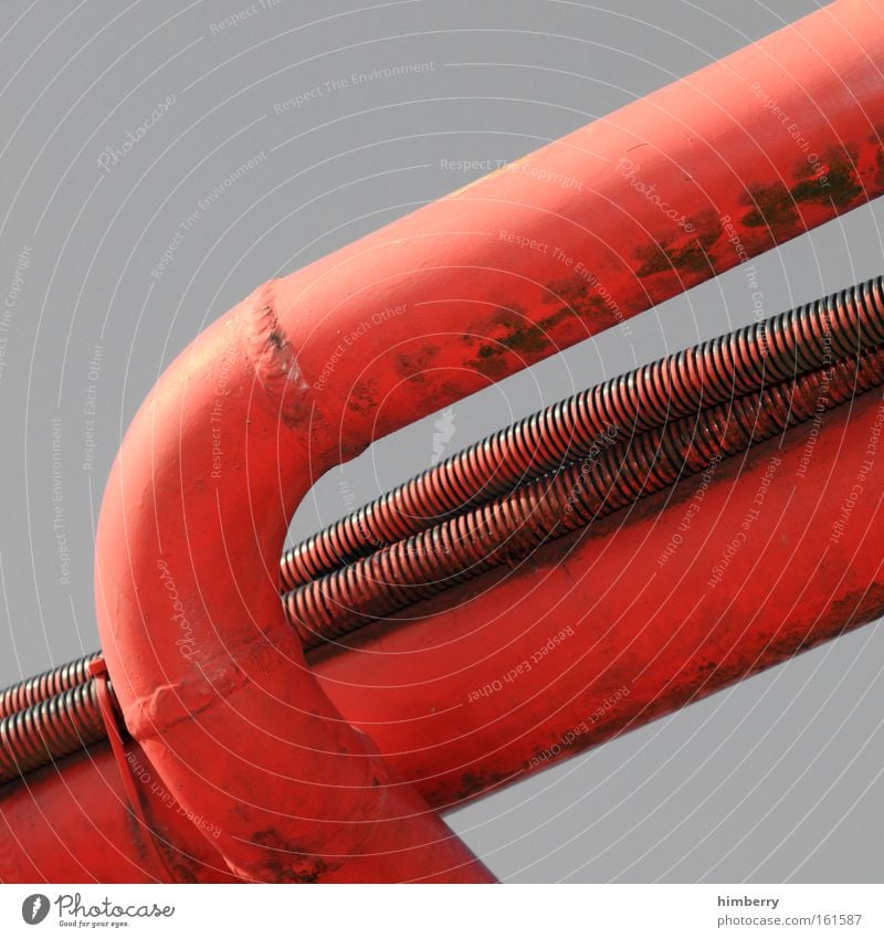 red tube Farbfoto mehrfarbig Außenaufnahme Detailaufnahme abstrakt Menschenleer Textfreiraum oben Textfreiraum unten Hintergrund neutral Starke Tiefenschärfe