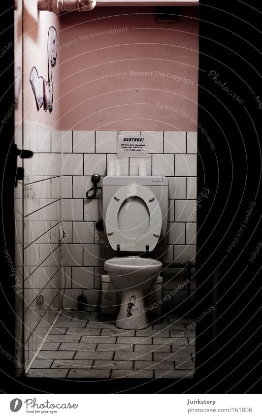 Damen-Klo !? Toilette Sanitäranlagen Fliesen u. Kacheln Bad Toilettenpapier Stuhlgang urinieren verfallen
