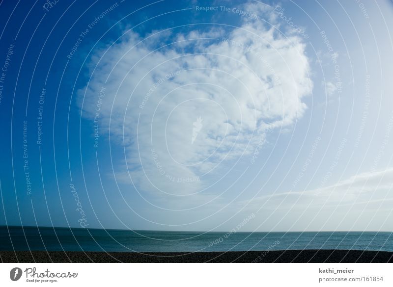 Irland im März_2 Farbfoto Außenaufnahme Muster Menschenleer Textfreiraum unten Morgen Sonnenlicht Freude Ausflug Ferne Sommerurlaub Strand Meer Himmel Wolken