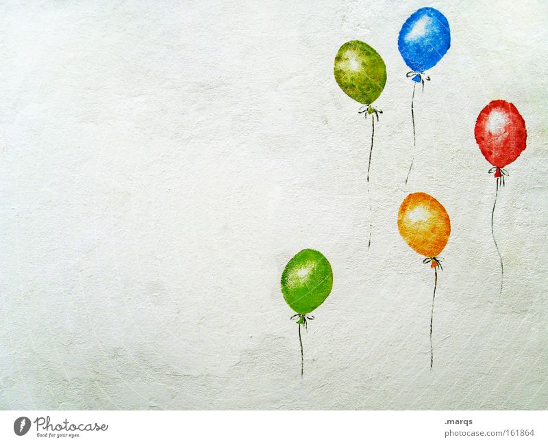 Freude Farbfoto mehrfarbig Außenaufnahme Menschenleer Textfreiraum links Glück Party Feste & Feiern Geburtstag Luftballon Stein Zeichen Graffiti Fröhlichkeit