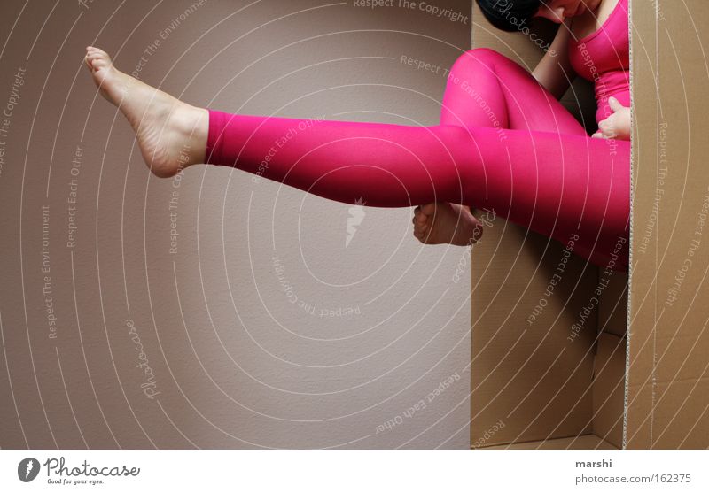 cartoon-gym Farbfoto Freude Körper Spielen Tanzen Yoga Frau Erwachsene Beine Fuß Theaterschauspiel Show Verkehrswege Mode Strumpfhose retro rosa beweglich