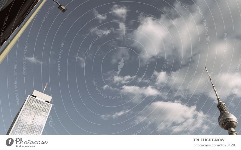 Eckensteher. Kennt man ja... Fortschritt Zukunft High-Tech Telekommunikation Himmel Wolken Frühling Sommer "Berlin Berliner Fernsehturm" Deutschland Europa