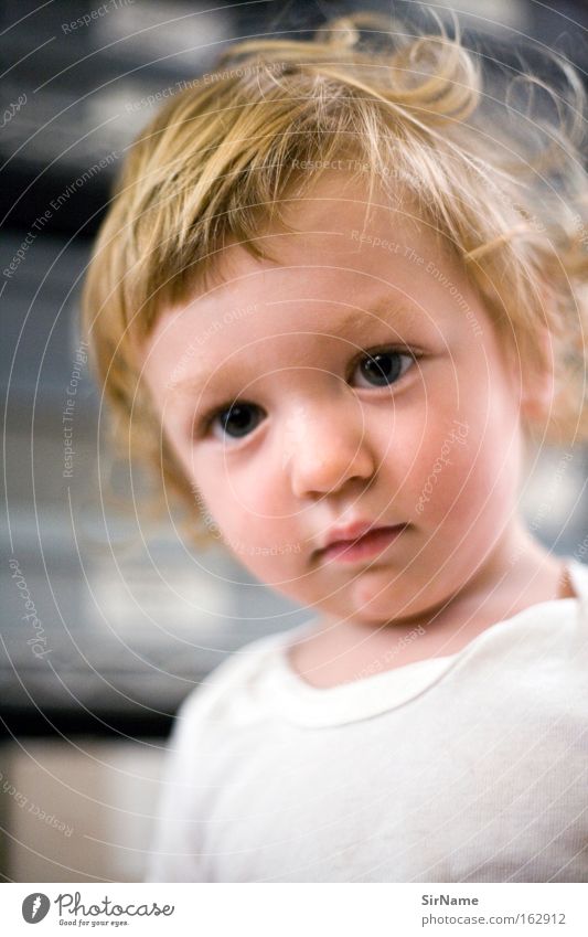 78 [offener blick] Gesicht Bildung Kind Kleinkind Junge Wärme frisch Neugier Vertrauen Interesse unschuldig direkt gelehrt wissen wollend kleiner bub