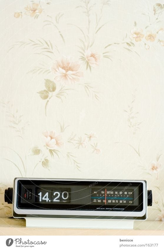 Retro Wecker Radiogerät Tapete retro Siebziger Jahre Achtziger Jahre Uhr alt Schlafzimmer Zeit Sechziger Jahre achziger