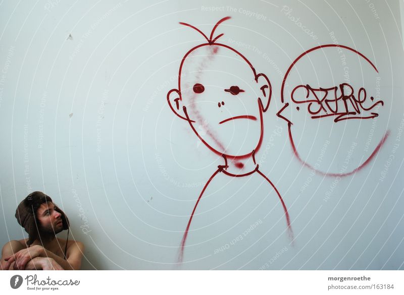 Fiktive Konversation Kopfbedeckung weiß rot Mann fiktiv sprechen verfallen Graffiti
