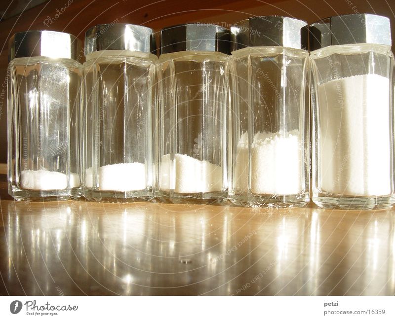 Fünf Salzstreuer Stahl Reflexion & Spiegelung Häusliches Leben Glas Salt