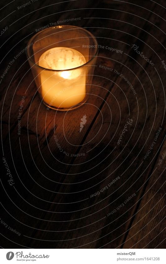 Lichtblick I Kunst ästhetisch Kerze Windlicht Glas Romantik Holztisch leuchten dunkel Farbfoto mehrfarbig Außenaufnahme Detailaufnahme Experiment abstrakt