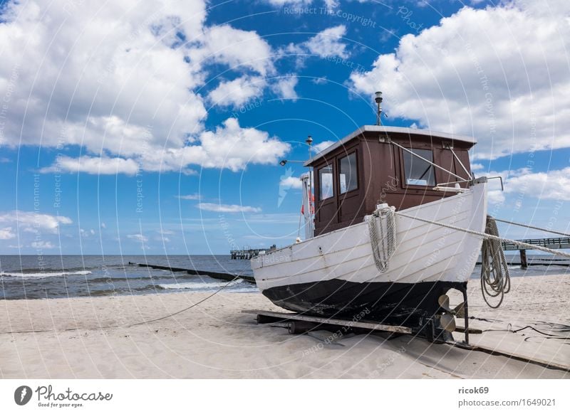 Fischerboot in Koserow auf der Insel Usedom Ferien & Urlaub & Reisen Tourismus Strand Meer Natur Landschaft Sand Wolken Küste Ostsee Wasserfahrzeug blau