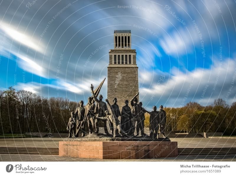 Mahnmal & Glockenturm Gedenkstätte KZ - Buchenwald Freiheit Bildung lernen Bildungsreise Skulptur Architektur Himmel Wolken Turm Bauwerk Denkmal Traurigkeit