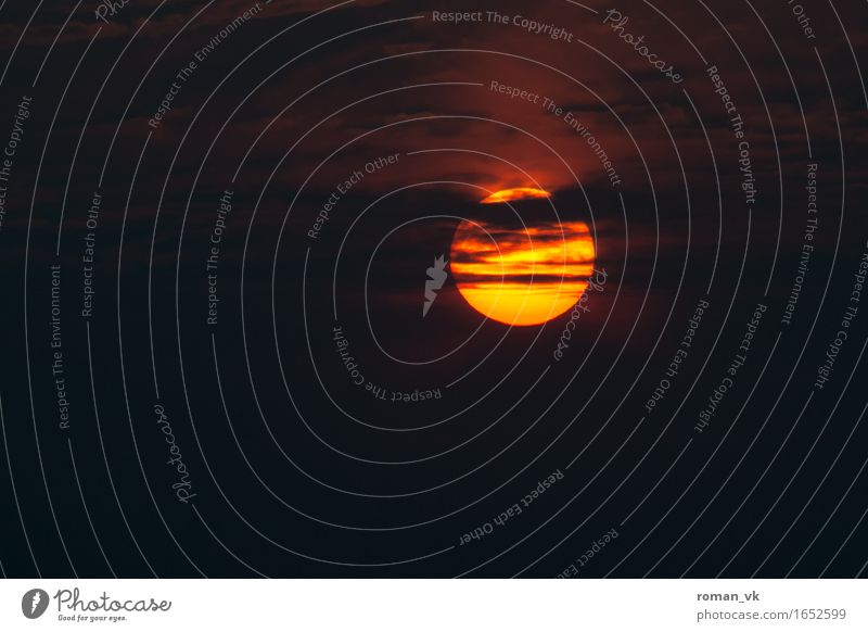 Bis morgen! Natur Urelemente Optimismus Sonnenuntergang Wolken Abend Sonnenröte orange Romantik Luftverschmutzung Vietnam Abenddämmerung Wolkenband Farbfoto