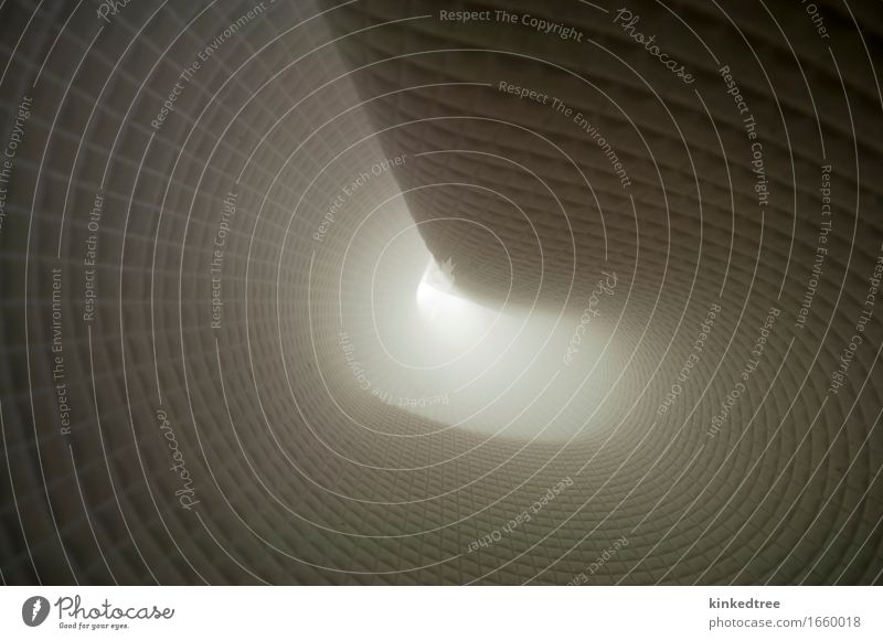 Gittermuster faltet Rohrtunnel mit Licht am Ende Fortschritt Zukunft grau schwarz weiß Design entdecken Farbe Glaube Religion & Glaube Hoffnung Idee Optimismus