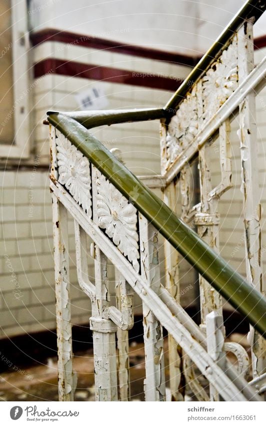 AST 9 | Stairway to Camembert Haus Industrieanlage Fabrik Treppe alt verfallen Verfall Sanieren sanierungsbedürftig Abrissgebäude abrissreif Treppengeländer