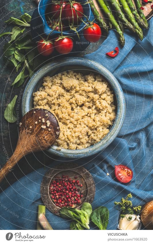 Quinoa mit Bio Gemüse Zutaten für Kochen Lebensmittel Getreide Kräuter & Gewürze Ernährung Mittagessen Abendessen Büffet Brunch Bioprodukte