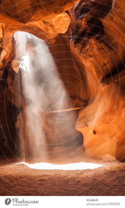 Geist Ferien & Urlaub & Reisen Tourismus Natur Urelemente Sand Sonnenlicht Felsen Schlucht Antelope Canyon Arizona USA Amerika Nordamerika außergewöhnlich