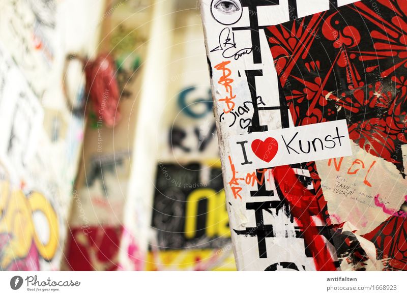I <3 Kunst Kultur Jugendkultur Subkultur Medien Printmedien lesen Etikett Berlin Stadt Haus Gebäude Mauer Wand Treppe Fassade Treppenhaus