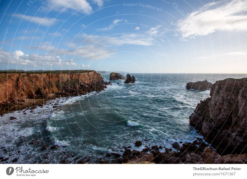 Klippe Umwelt Natur Landschaft blau braun schwarz türkis weiß Portugal Meer Wellen Gischt Küste Felsen Stimmung Wolken Farbfoto Außenaufnahme Menschenleer