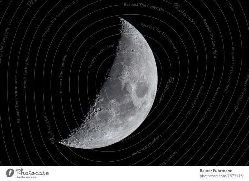 der zunehmende Mond am Nachthimmel Natur Landschaft Himmel Stern Stein Kraft "zunehmend Krater Schatten" Gedeckte Farben Außenaufnahme