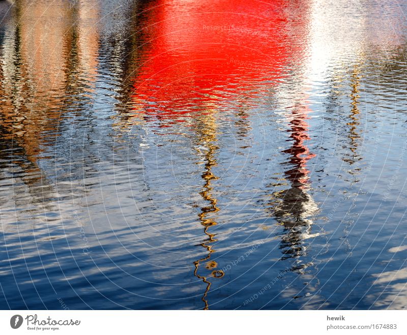 Spiegelung Feuerschiff Emden Reflexion & Spiegelung Wasseroberfläche Außenaufnahme rot Textfreiraum unten links