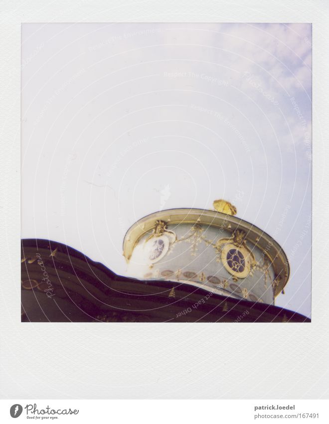 Chinesisches Teehaus Gedeckte Farben Außenaufnahme Polaroid Menschenleer Textfreiraum oben Tag Licht Kontrast Sonnenstrahlen Froschperspektive elegant Himmel