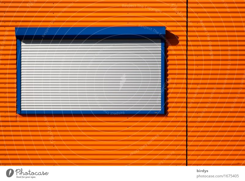 Montag Ruhetag Wohncontainer Fassade Fenster Rollladen Holz Metall Kunststoff Linie leuchten ästhetisch Stadt blau grau orange Sicherheit Schutz Reinheit Design