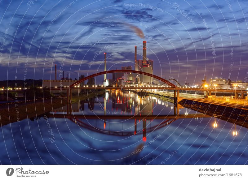 Kohlekraftwerk Industrie Energiewirtschaft Landschaft Luft Wasser Wolken Klima Klimawandel Flussufer Rhein Mannheim Deutschland Europa Industrieanlage Brücke