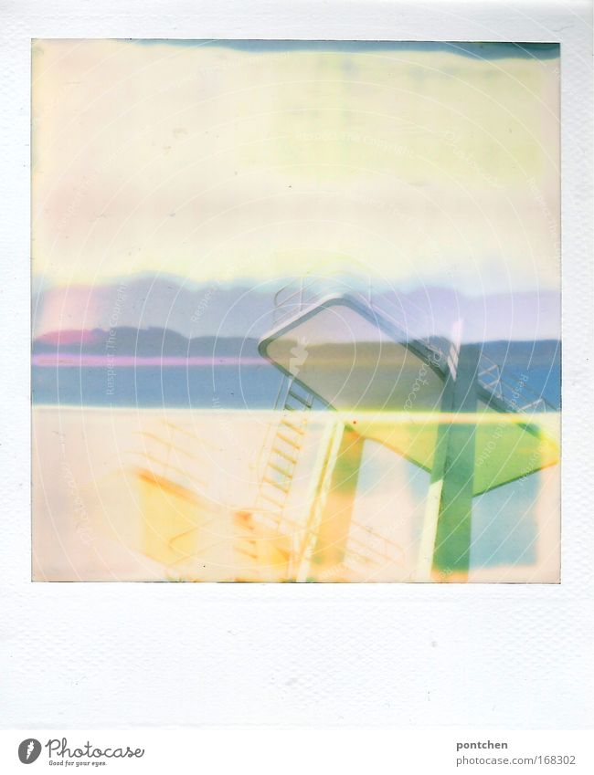 Sprungturm IV Farbfoto Gedeckte Farben Außenaufnahme Experiment Polaroid abstrakt Menschenleer Tag Licht Freizeit & Hobby Ferien & Urlaub & Reisen Tourismus