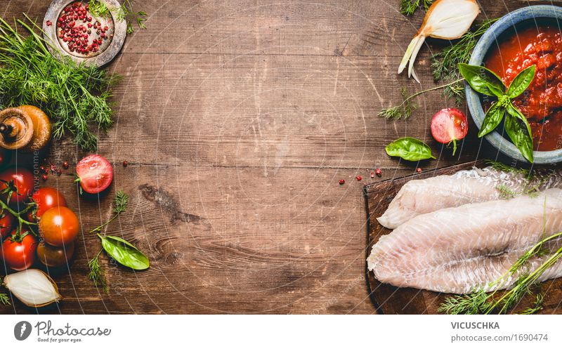 Fischfilet mit Tomaten, Sauce und Zutaten Lebensmittel Gemüse Ernährung Bioprodukte Vegetarische Ernährung Diät Geschirr Stil Design Gesunde Ernährung Tisch