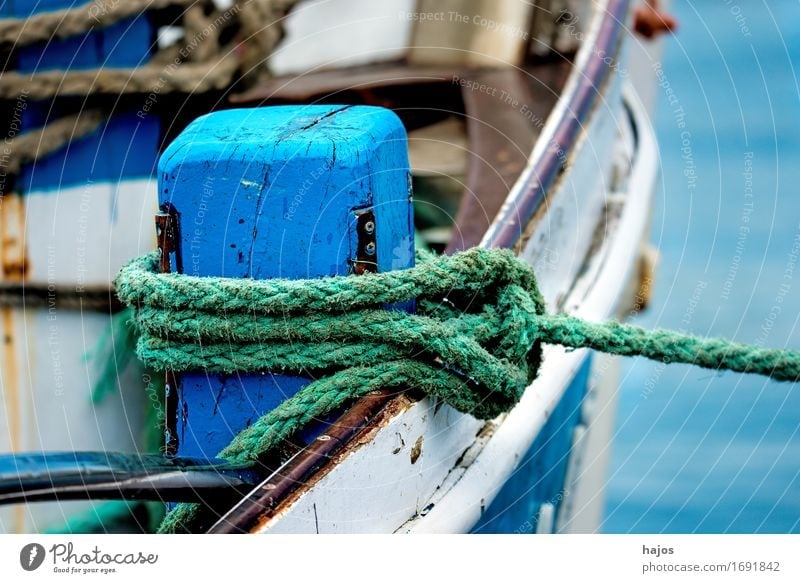 Festmacherleine eines Fischkutters Design Seil alt leuchten maritim blau Festmacherleinen Bordwand Leinen Ankerleinen geflochten Hanfseil Tau Textraum