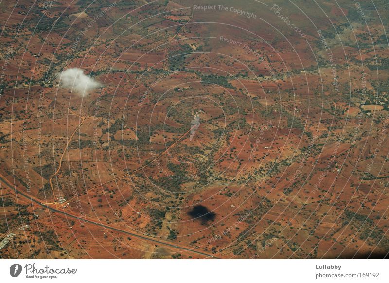 Über dem wölkchen Farbfoto Außenaufnahme Tag Vogelperspektive Panorama (Aussicht) Blick nach unten Erde Wolken Sommer Klima Schönes Wetter Wärme Dürre Sträucher