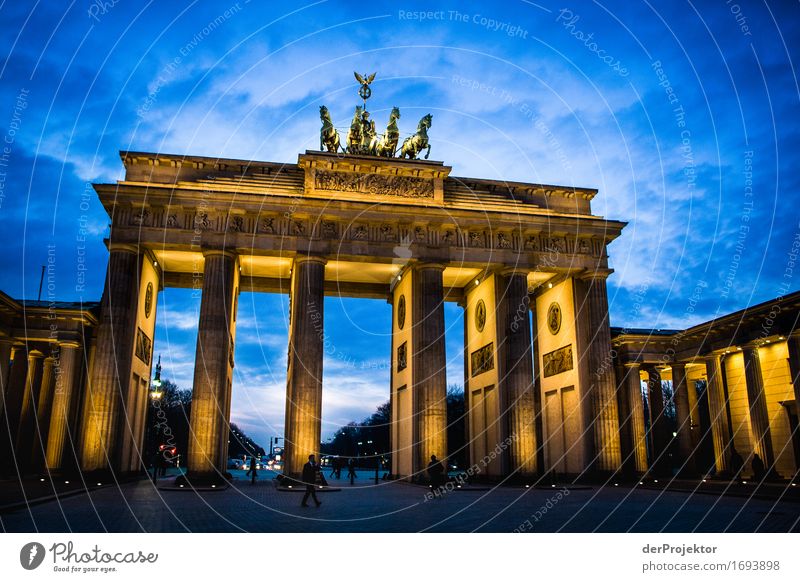Nachts am Brandenburger Tor III Berlin_Aufnahmen_2019 berlin derProjektor dieprojektoren farys joerg farys Weitwinkel Panorama (Aussicht) Zentralperspektive