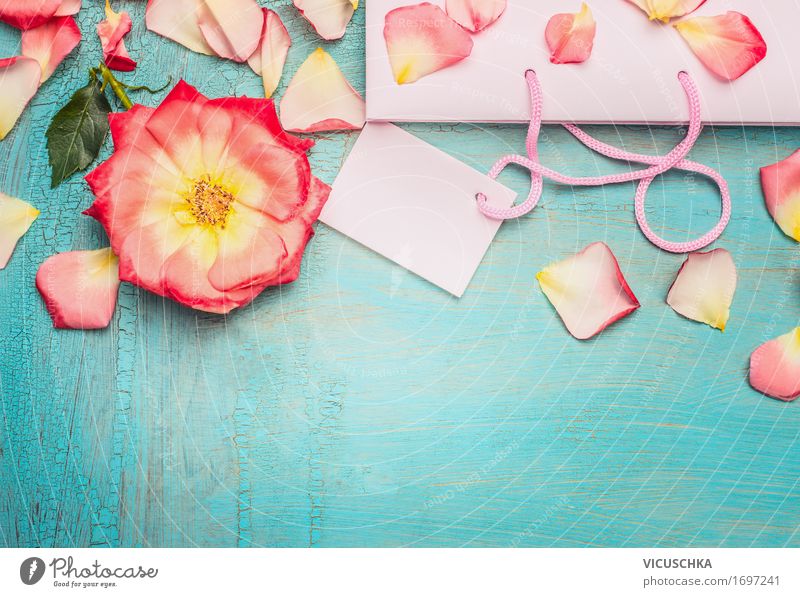 Shopping Tasche mit rosa Blumen und Blütenblatter Stil schön Sommer Valentinstag Natur Verpackung Dekoration & Verzierung modern Freude Handel schick Sale