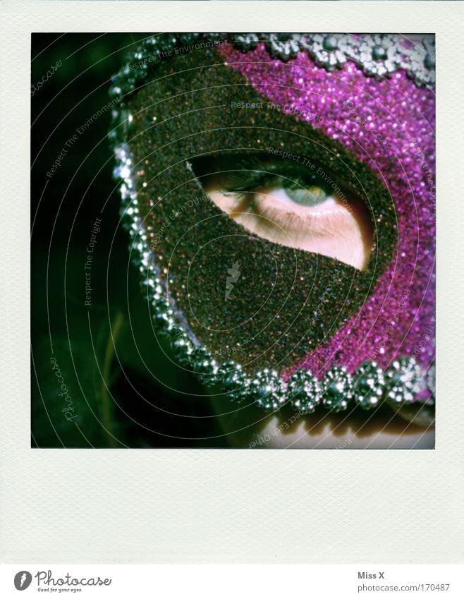 Maske Farbfoto mehrfarbig Innenaufnahme Detailaufnahme Blick in die Kamera Feste & Feiern Halloween 1 Mensch Schauspieler Tanzen Veranstaltung Oper Accessoire