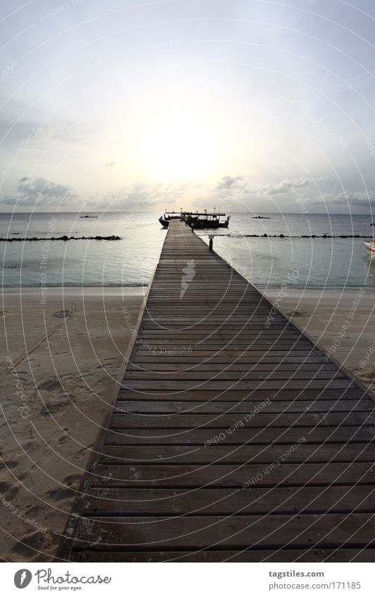 STEG ZUR REISE INS LICHT Steg Ferien & Urlaub & Reisen Reisefotografie Licht ins Malediven Angaga Süden Ari Atoll Insel Erholung reisen Strand Meer