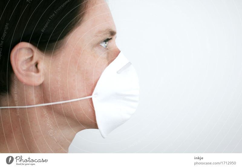 von rechts kommt schlechte Luft Gesundheit Krankheit Allergie Arbeit & Erwerbstätigkeit Beruf Laborant Gesundheitswesen Frau Erwachsene Leben Gesicht 1 Mensch