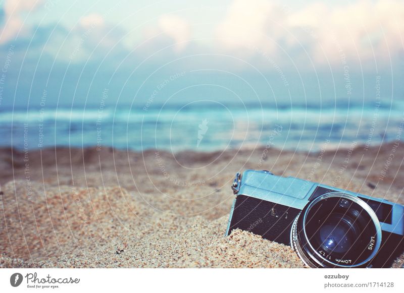 Entfernungsmesser-Kamera Lifestyle Stil Design Freizeit & Hobby Sommer Strand Fotokamera retro blau schwarz silber Leidenschaft träumen Inspiration Messsucher