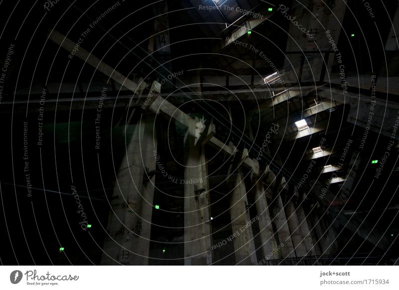 dunkel doppelt Heizkraftwerk Industrieanlage Bauwerk außergewöhnlich eckig groß hoch komplex Doppelbelichtung Lichtspiel Experiment abstrakt Strukturen & Formen