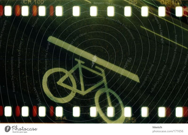I Want To Ride My Bicycle Farbfoto Gedeckte Farben Außenaufnahme Experiment Lomografie Holga Menschenleer Textfreiraum links Textfreiraum rechts