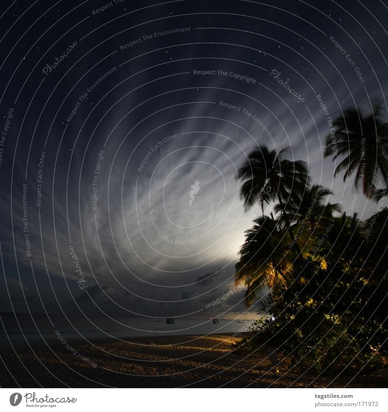 WOLKENKURVEN Malediven Angaga Wolken Kurve Nachtaufnahme Ferien & Urlaub & Reisen Paradies Palme Strand Meer Indien Sand Erholung Ari Atoll Licht Linie