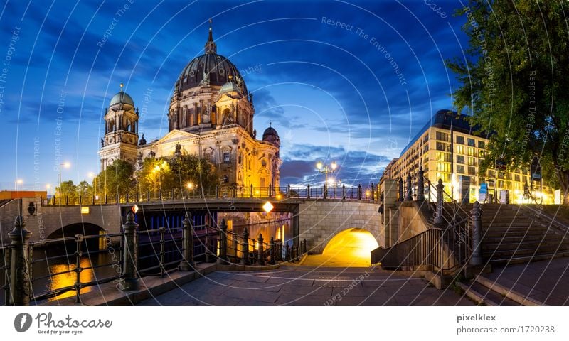 Panoramaaufnahme vom Berliner Dom Ferien & Urlaub & Reisen Tourismus Sightseeing Städtereise Sommer Nachtleben Nachthimmel Fluss Spree Berlin-Mitte Deutschland