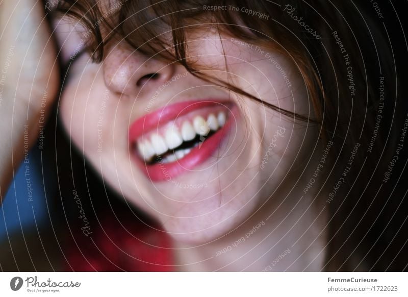 Sommerglück03. Lifestyle schön Kosmetik Lippenstift feminin Junge Frau Jugendliche Erwachsene Haut Kopf Haare & Frisuren Gesicht Zähne 1 Mensch 18-30 Jahre